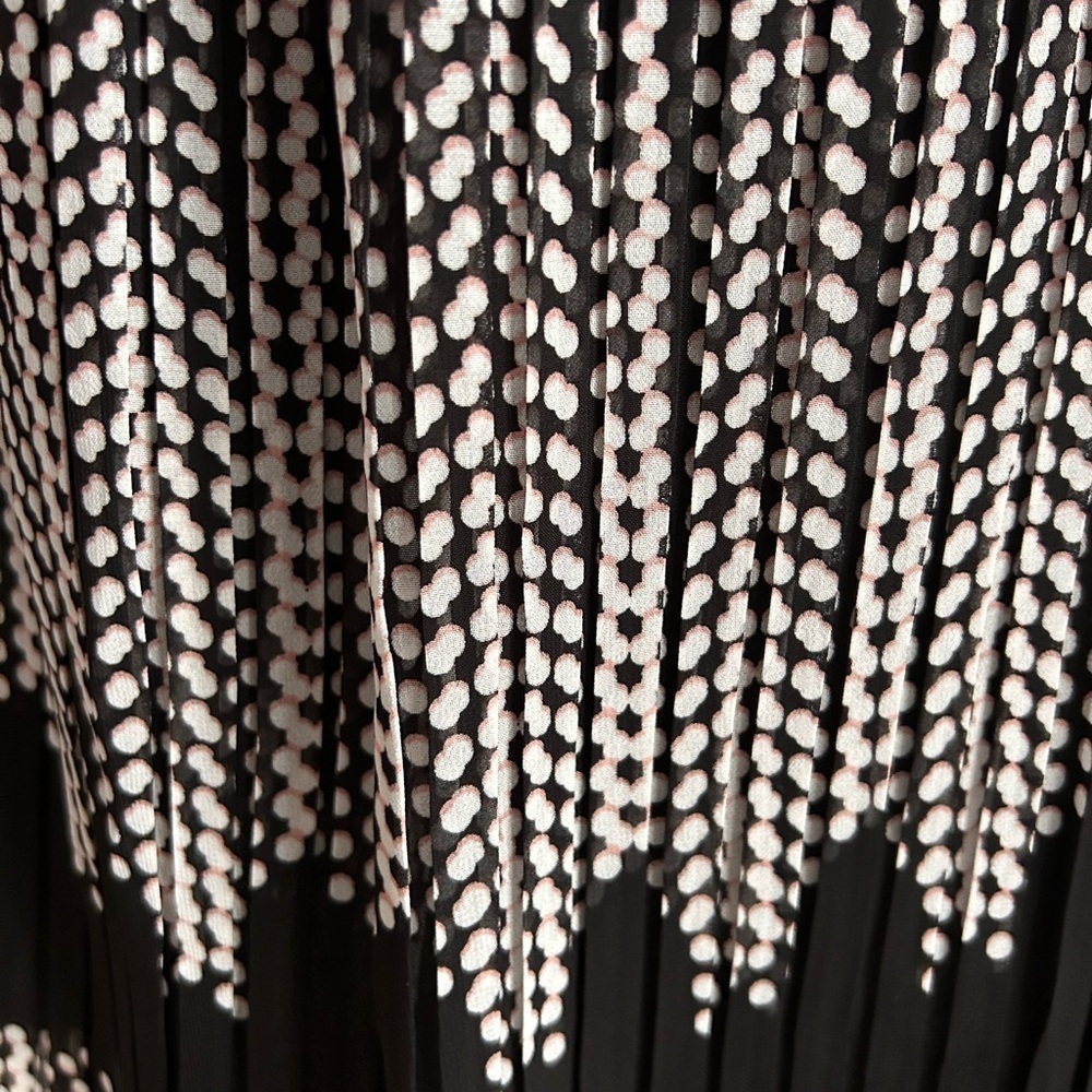 NWT MAX STUDIO Maxi, Sleeveless, Pleated, Polka Dots, Dress, Black & White Large - Picture 4 of 9